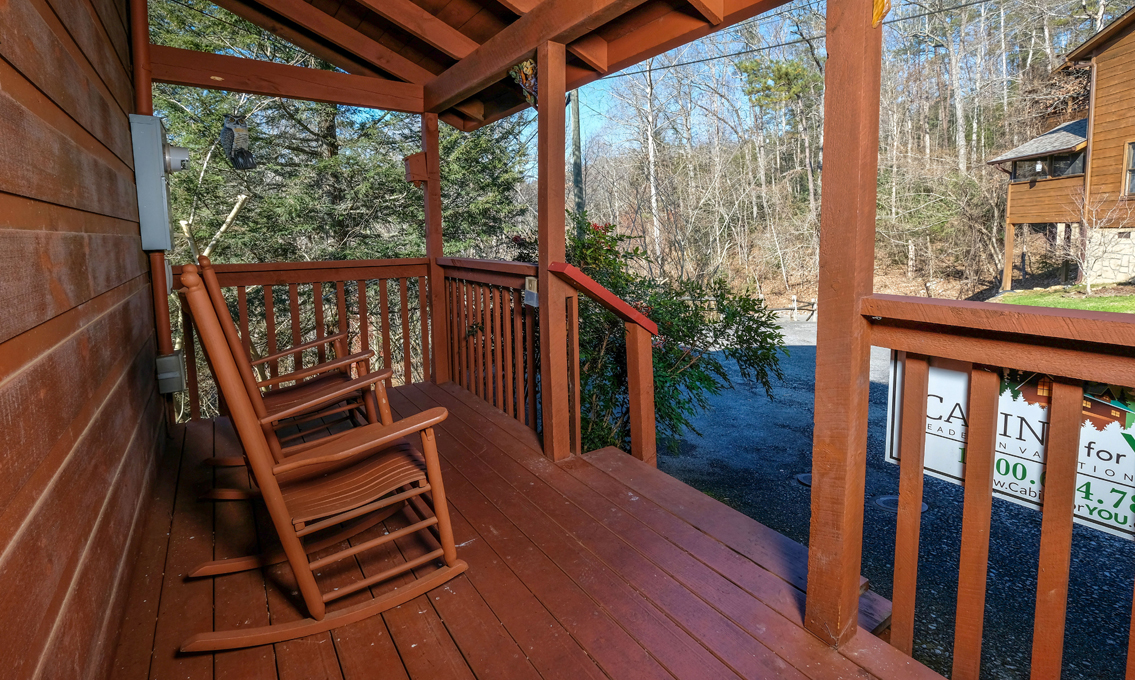 Gatlinburg Cabins with Hot Tubs — Slip Away to Bear Cove!