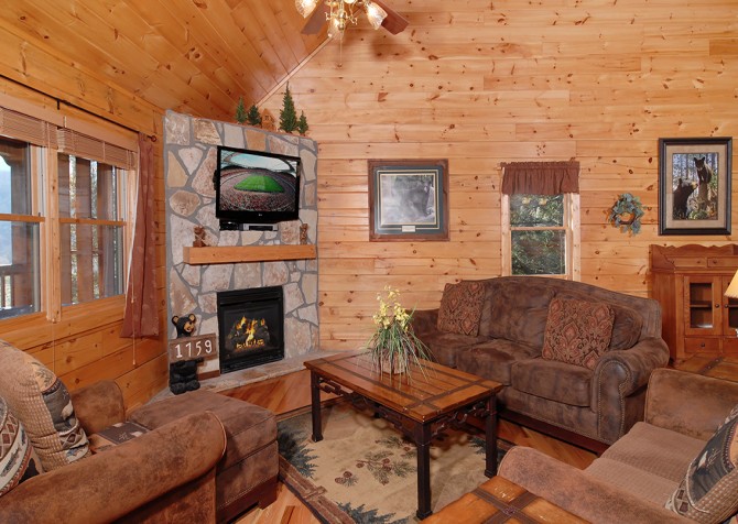 Gatlinburg Cabin Rentals - Bear Tracks