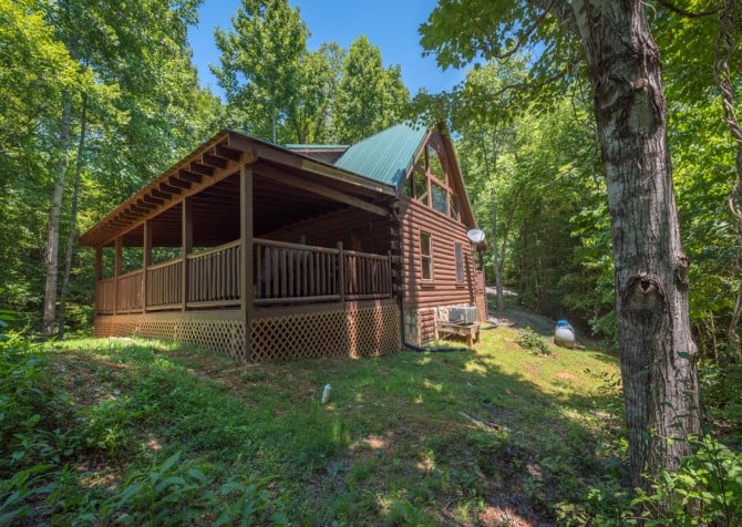 Pigeon Forge cabin Bear Hiney Hideaway