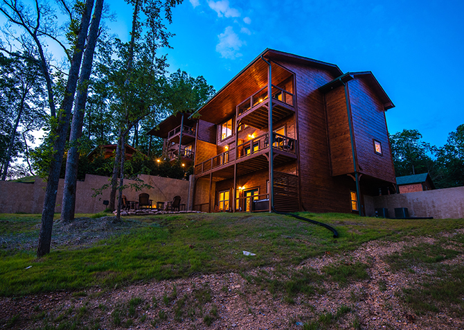 Gatlinburg Cabins - Life is Good