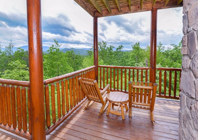 Pigeon Forge Cabins - Awesome Views Mountain Retreat