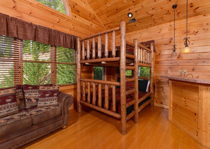 Gatlinburg Cabin Rentals - Bearskin Lodge