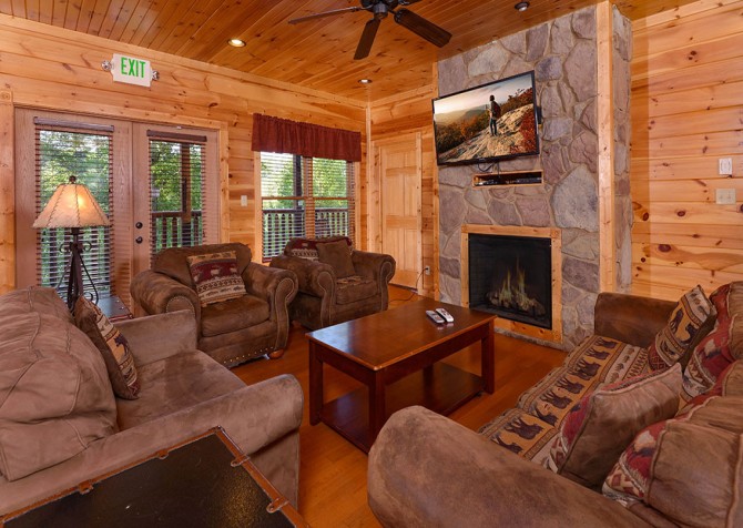 Gatlinburg Cabin Rentals - Bearskin Lodge