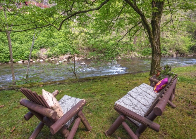 Riverfront Gatlinburg Cabins — On The River