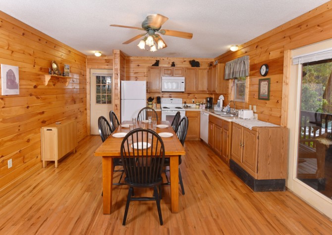 Pet-Friendly Pigeon Forge Cabins — Big Bear Retreat