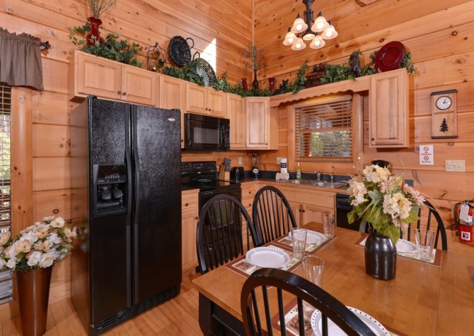 Pigeon Forge Memory Keeper Kitchen 6 