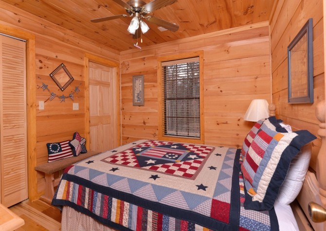 Pigeon Forge Cabins - Kiss the Moon