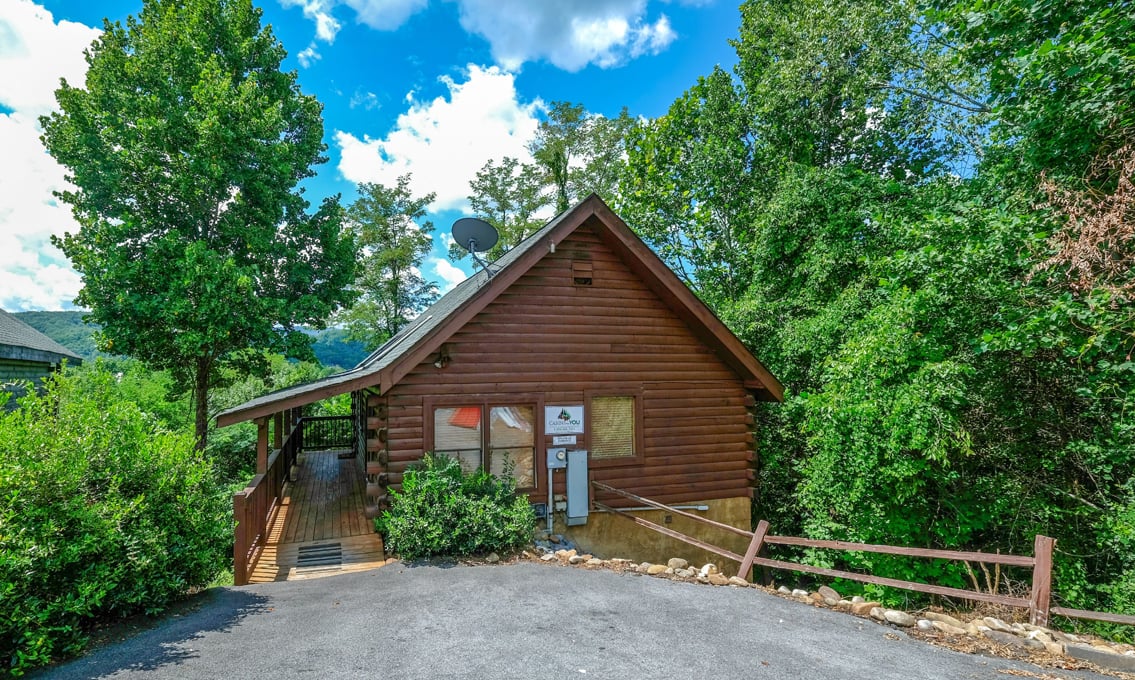 Pigeon Forge Cabins - Splash of Romance