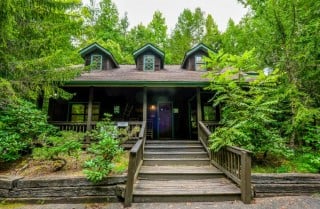 Gatlinburg Cabin - Adventure Lodge -  Exterior 