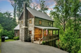 Gatlinburg Cabin - Barnwood Ridge - Exterior