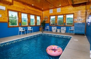 Gatlinburg Cabin - A Dip in the Smokies - Pool