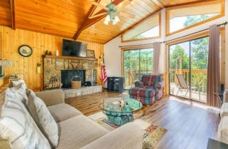 Gatlinburg - Grand View Mountain Chalet - Living Room