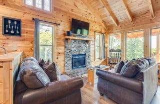 Gatlinburg - Life's a Bear - Living Room