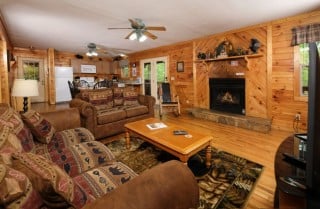 Pet-Friendly Pigeon Forge Cabins — Big Bear Retreat