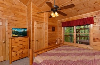 Pigeon Forge Cabins Bear Footin Heaven