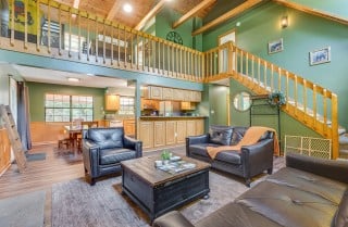 Pigeon Forge - Hidden Hollow Lodge - Living Room