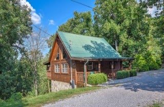 Pigeon Forge Cabins - Hooked On Love