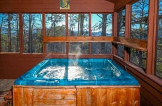 Pigeon Forge Cabin- Jackson's Cabin - Hot Tub