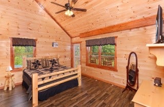 https://www.cabinsforyou.com/public/img/cabins/thumb/pigeon-forge-cabin-majestic-lodge-bedroom-36.jpg