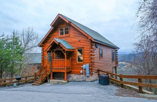 Mountain View Cabins in Pigeon Forge — Mountain Playhouse