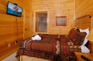 Large Group Cabins in Pigeon Forge - Papa Bear Lodge