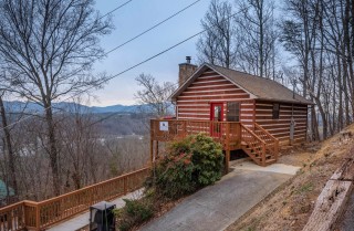 Pigeon Forge Cabins - Smoky View on the Rocks