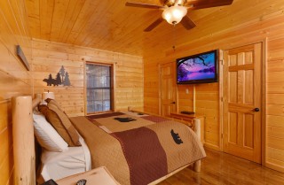 Large Pigeon Forge Cabins - Wild Bear Lodge