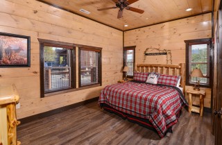 Pigeon Forge Cabin - 12 Suites Lodge - 12 Bedroom - Sleeps 48